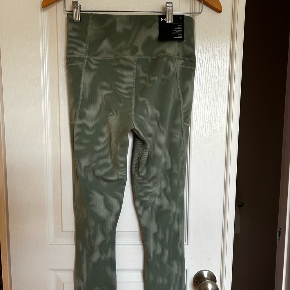 Under Armour Olive Ribbed Leggings. Never worn tags still on.
